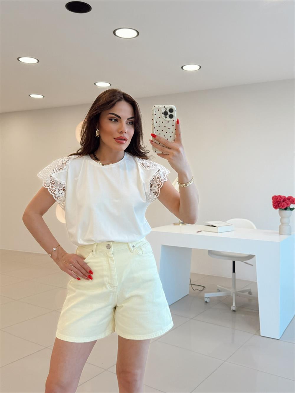OMUZ DANTEL DETAYLI TSHIRT