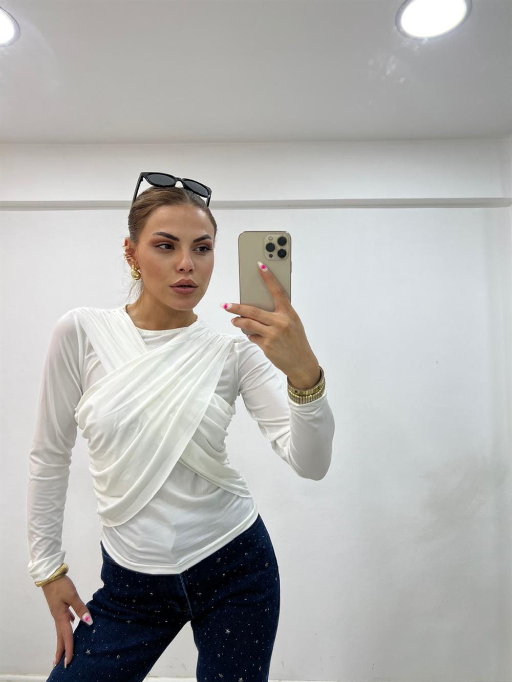 Omuzlari Çapraz Bügülü Tül Bluz Ekru