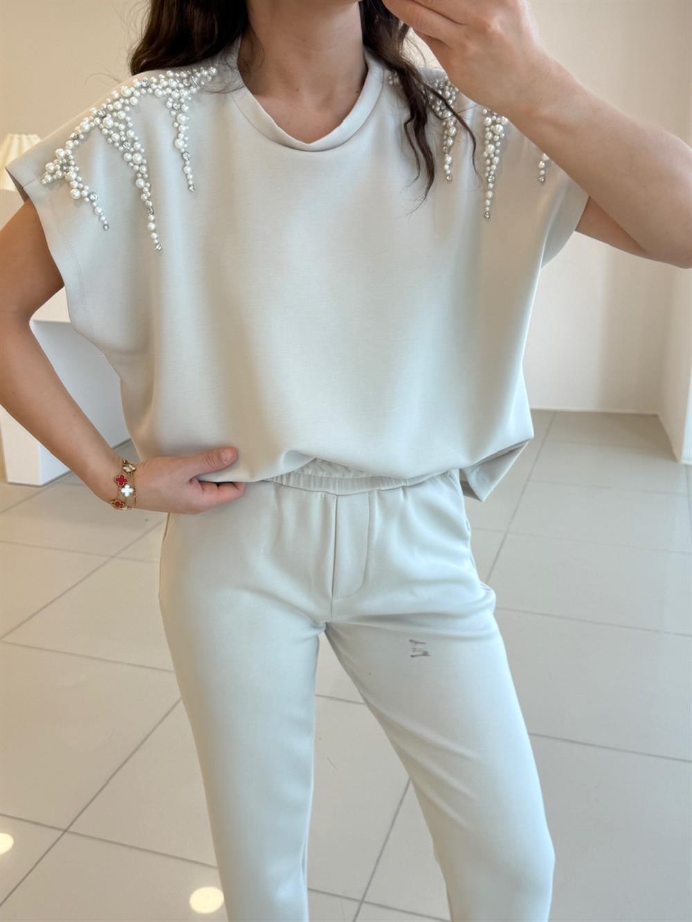 OMUZLARI İNCİ DETAYLI MODAL TAKIM TAŞ