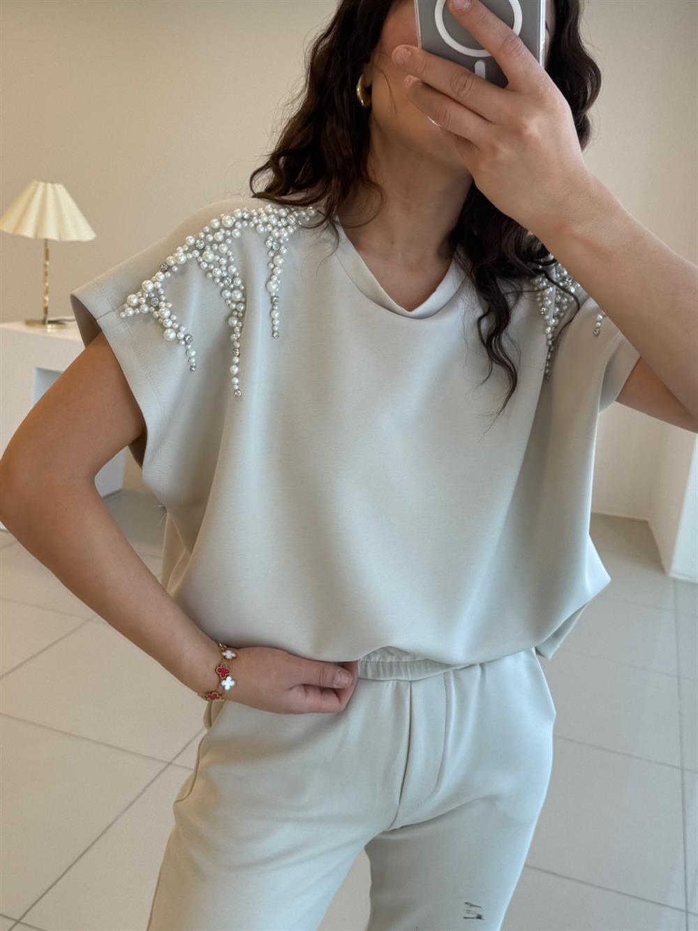 OMUZLARI İNCİ DETAYLI MODAL TAKIM TAŞ