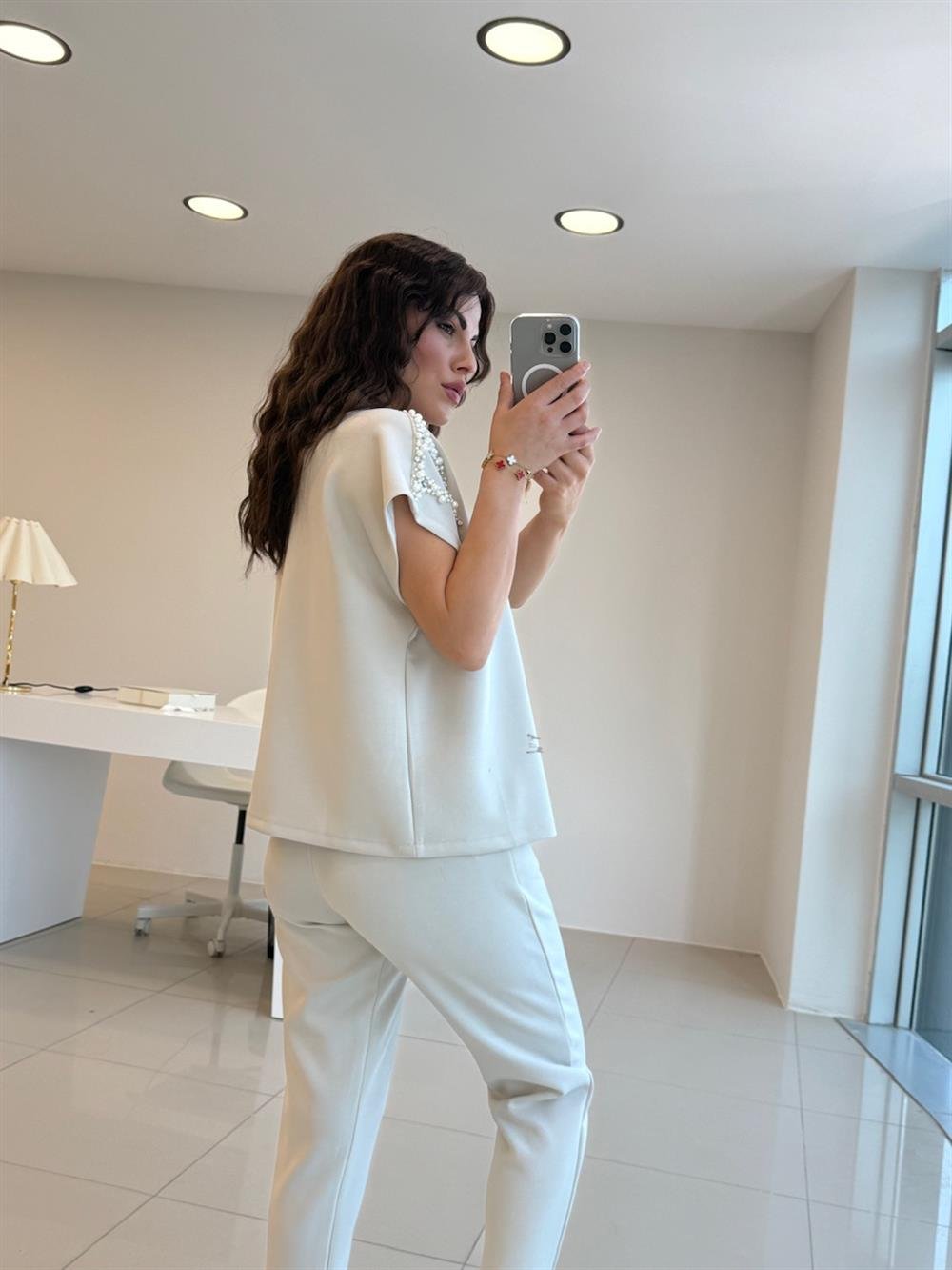 OMUZLARI İNCİ DETAYLI MODAL TAKIM TAŞ