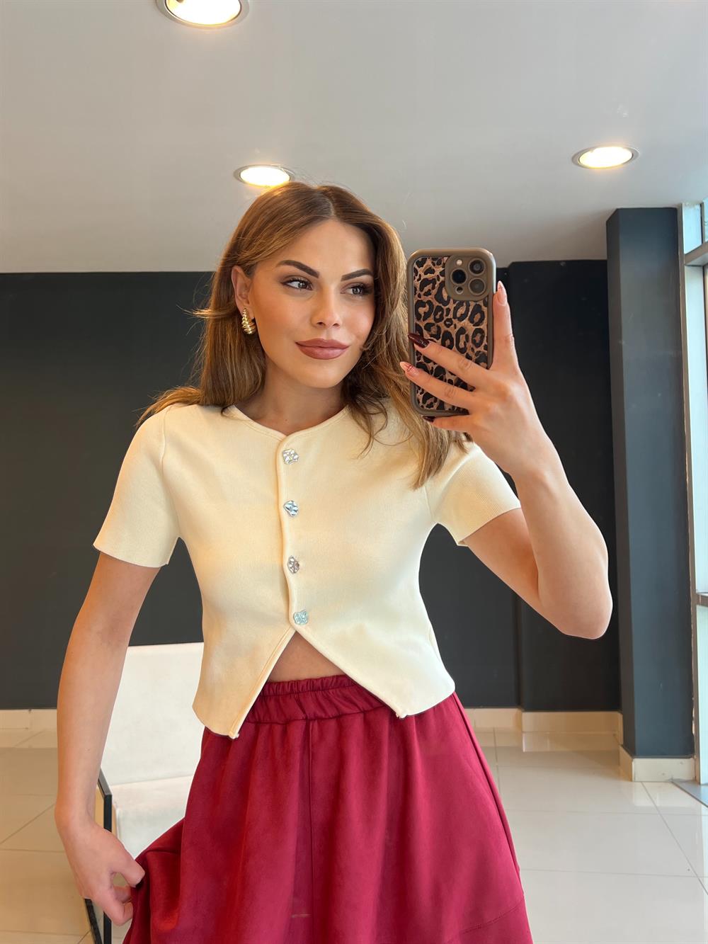 Önden Düğmeli̇ Tri̇ko Crop Yelek Ekru