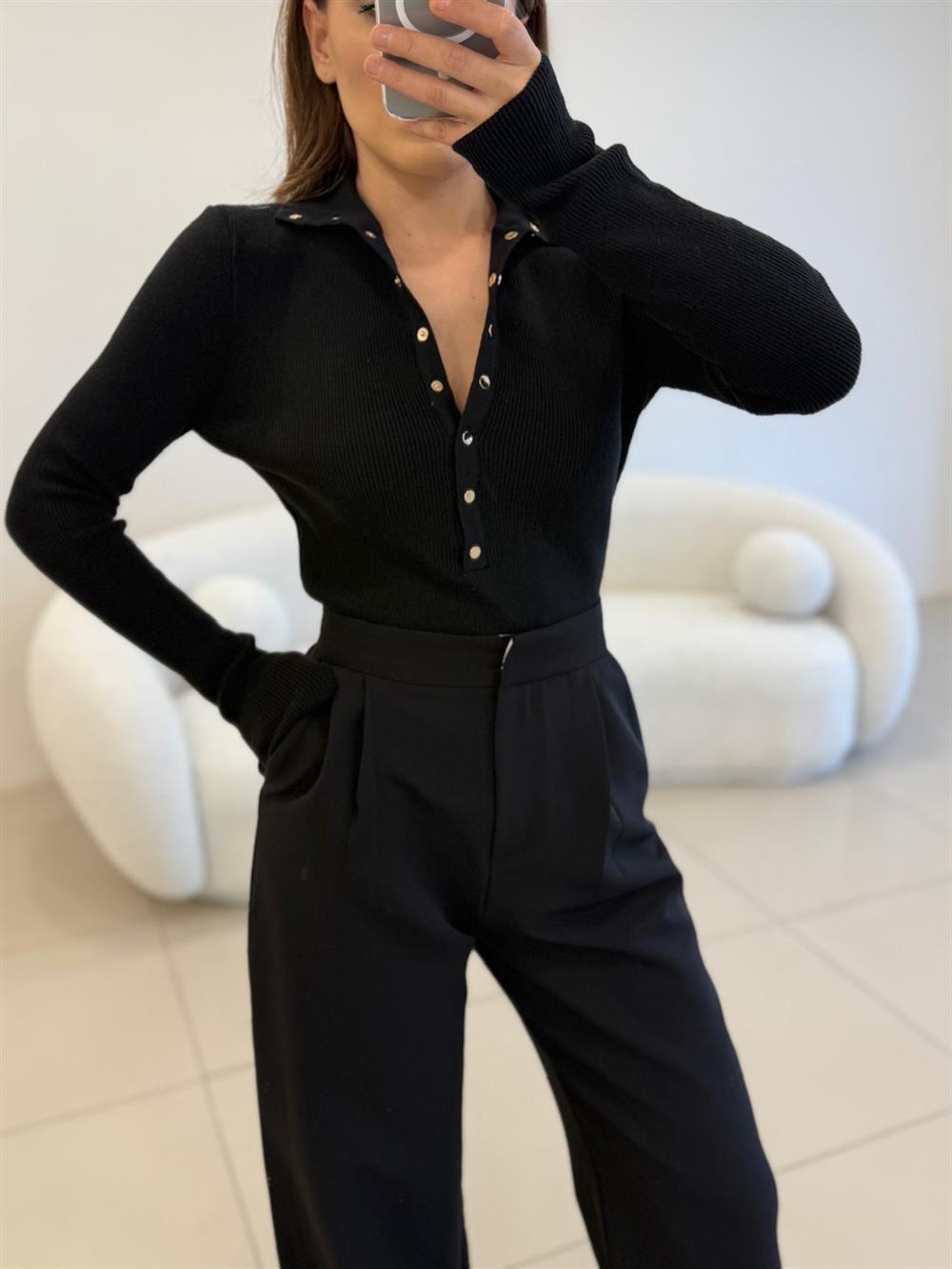 ÖNÜ ÇITLI DİK YAKA KAZAK SİYAH