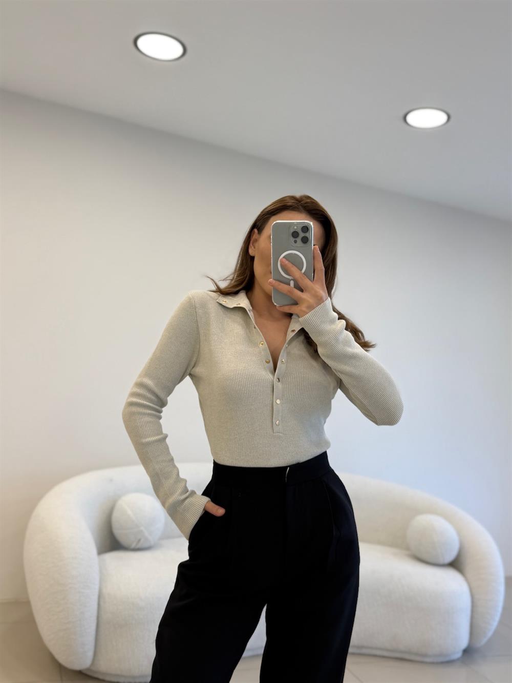 ÖNÜ ÇITLI DİK YAKA KAZAK TAŞ