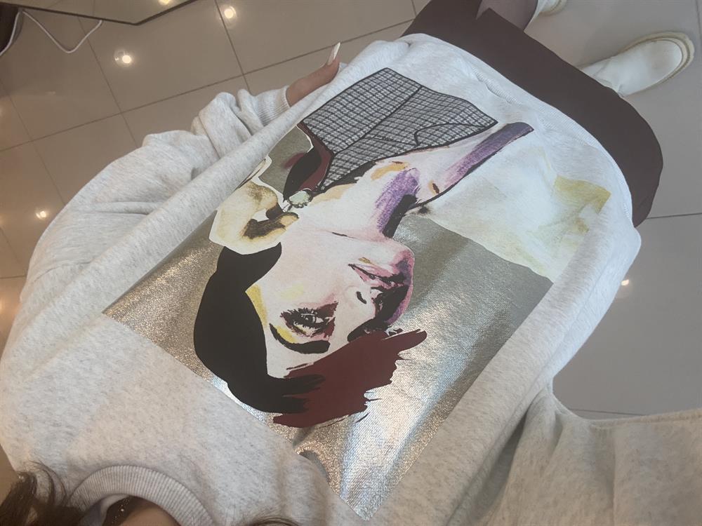 Önü Desenli̇ Gri̇ Sweat
