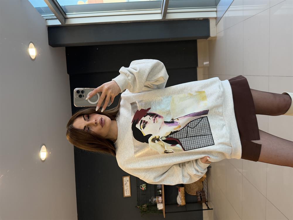 Önü Desenli̇ Gri̇ Sweat