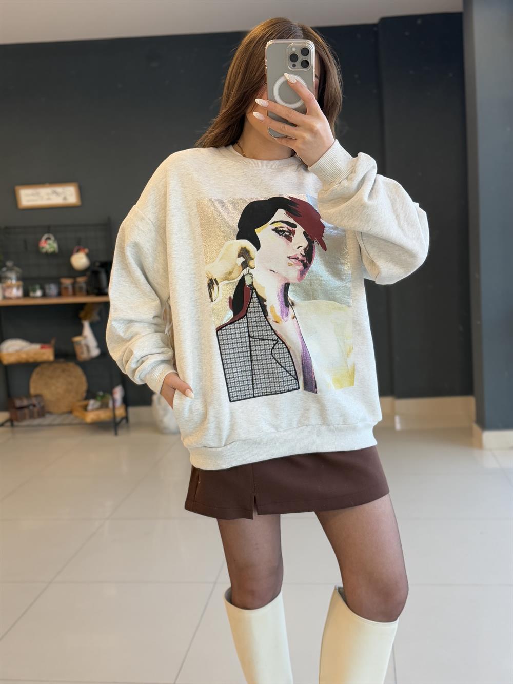 Önü Desenli̇ Gri̇ Sweat