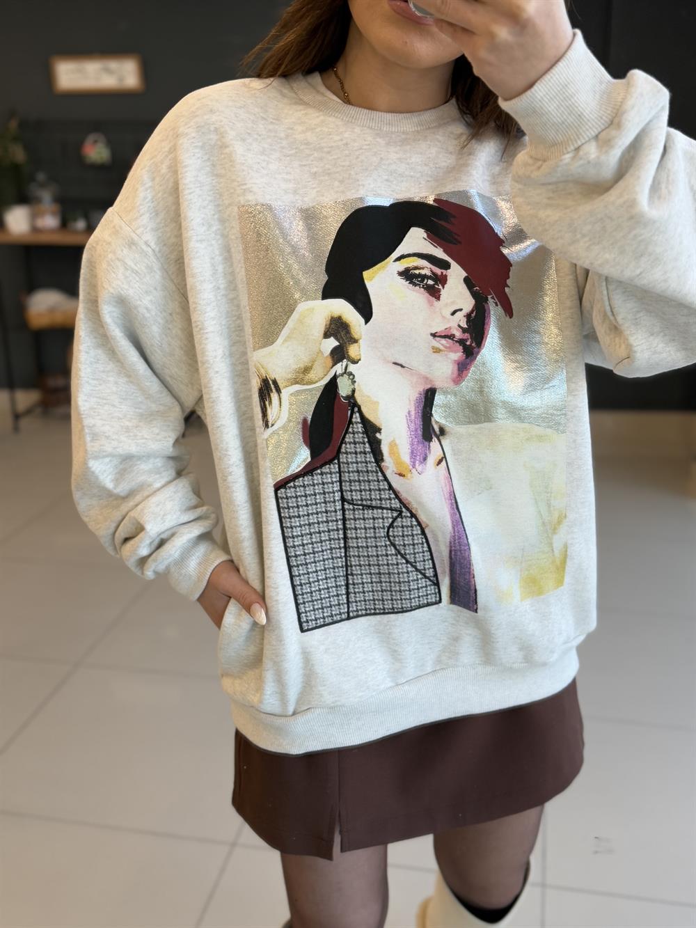 Önü Desenli̇ Gri̇ Sweat