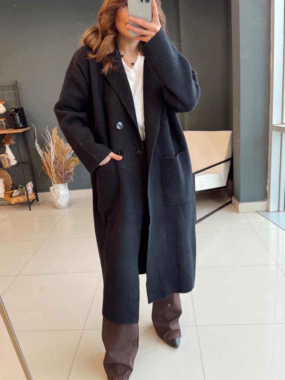 Önü Düğmeli̇ Premi̇um Seri̇ Hirka Si̇yah