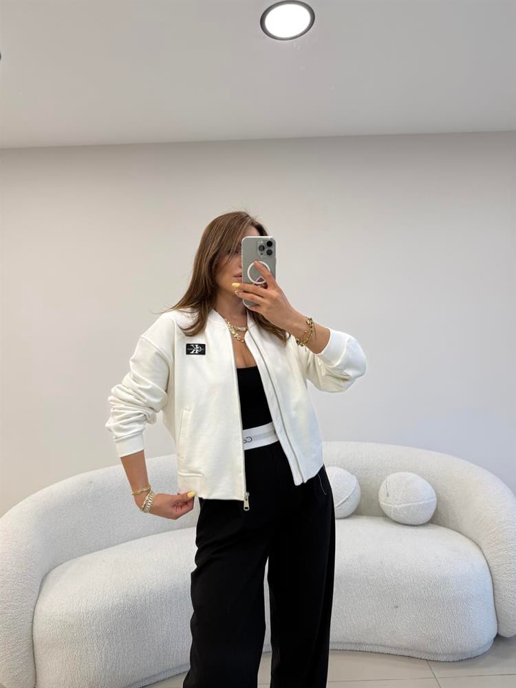 ÖNÜ FERMUARLI BOMBER CEKET BEYAZ