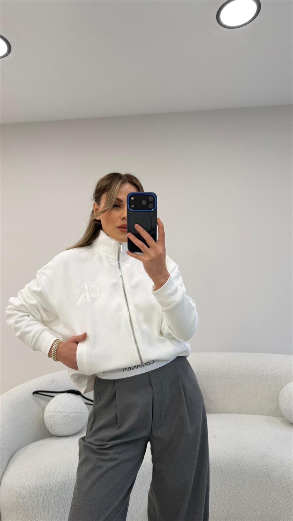 ÖNÜ FERMUARLI YAZI DETAYLI BOMBER CEKET BEYAZ