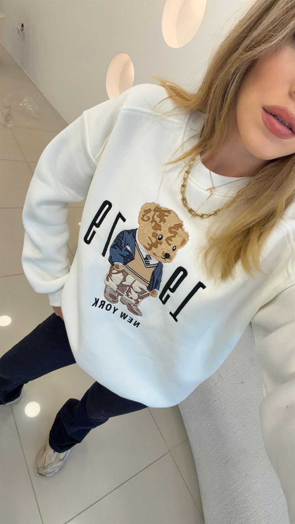 ÖNÜ RAKAM VE AYICIKLI ŞARDONLU  SWEAT BEYAZ