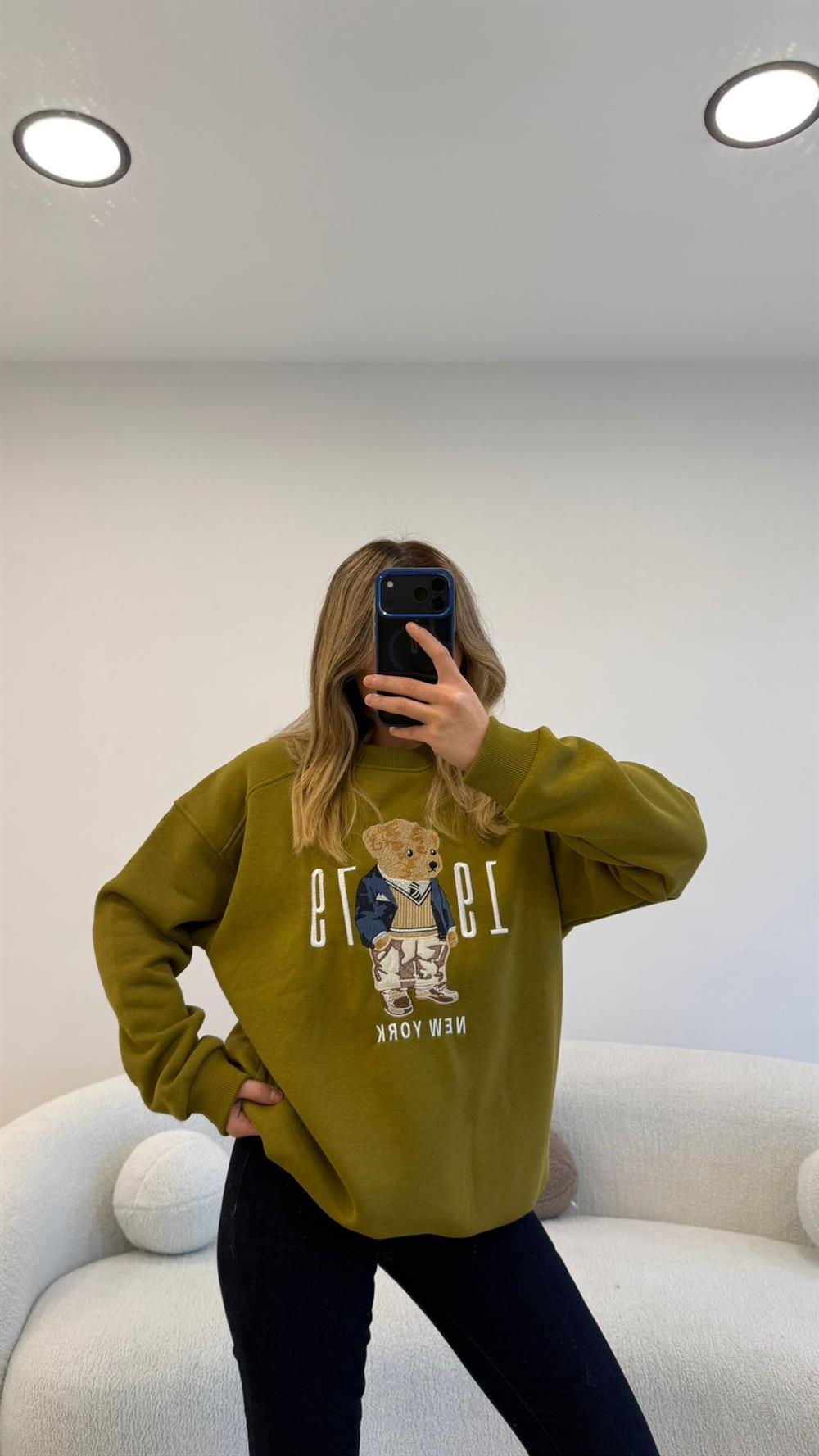 ÖNÜ RAKAM VE AYICIKLI ŞARDONLU  SWEAT YEŞİL