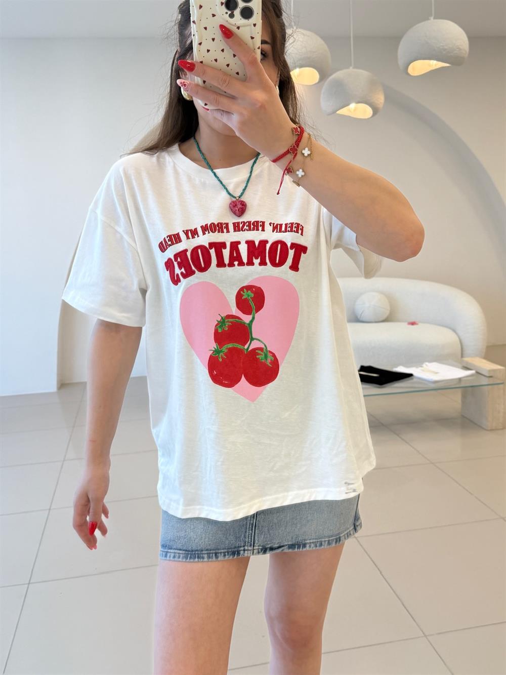 ÖNÜ TOMATOES YAZILI TSHIRT