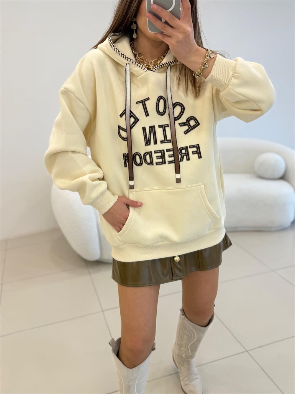 ÖNÜ YAZI DETAYLI KAPŞONLU SWEAT