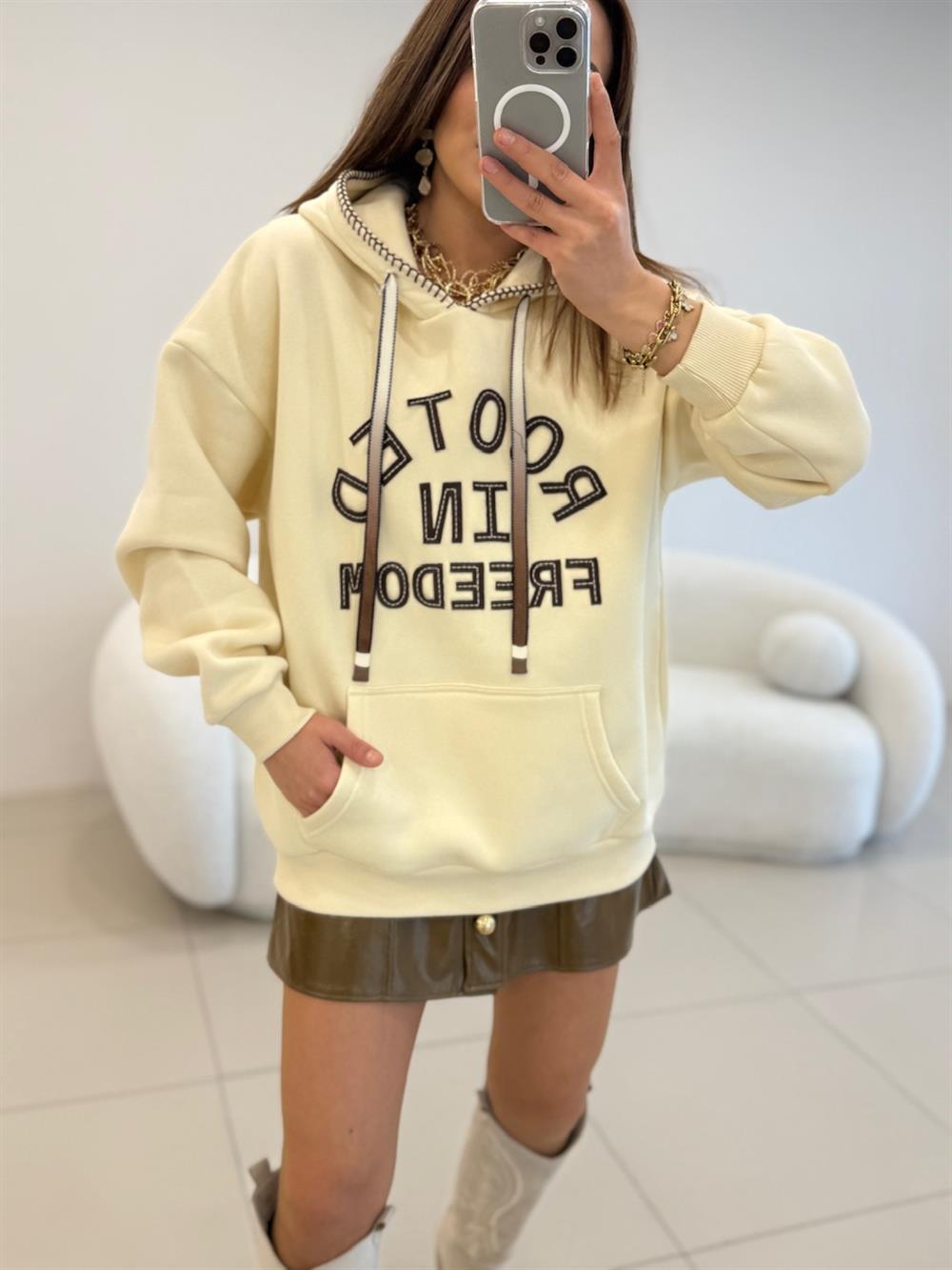 ÖNÜ YAZI DETAYLI KAPŞONLU SWEAT