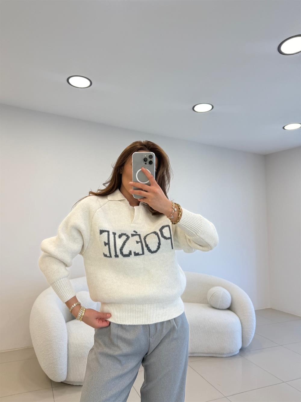 ÖNÜ YAZI DETAYLI YAKALI KAZAK