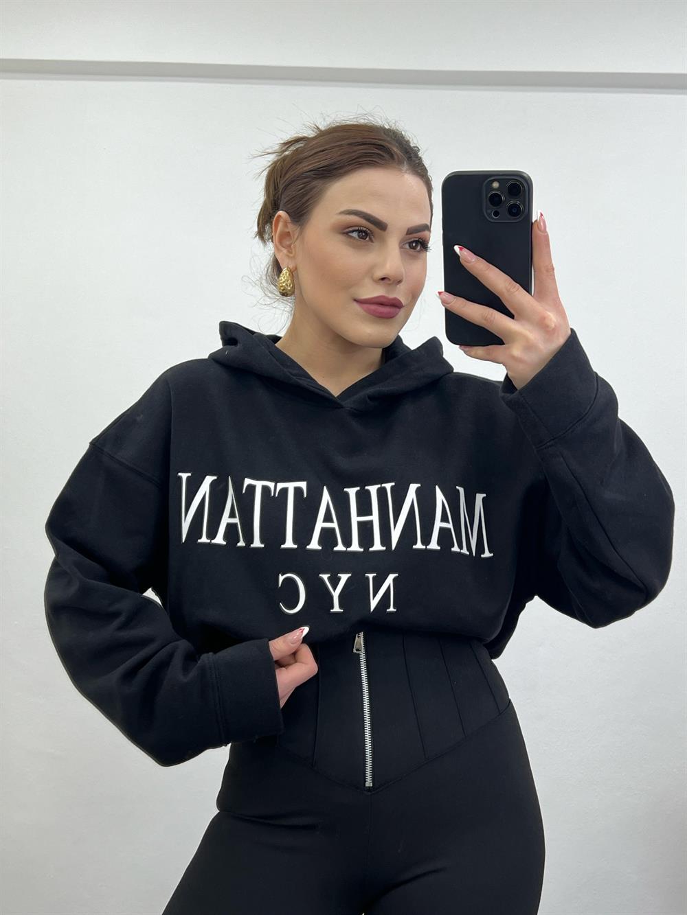 Önü Yazili Kapşonlu Sweat Si̇yah