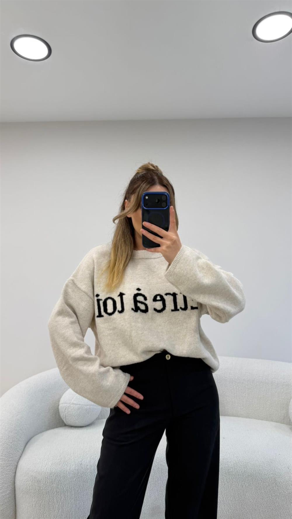 ÖNÜ YAZILI PİNTERES KAZAK