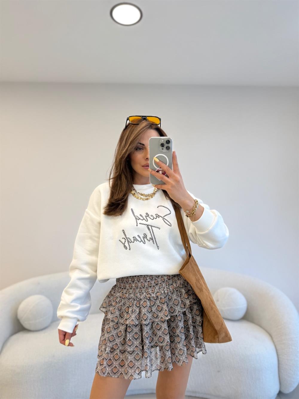 ÖNÜ YAZILI ŞARDONLU SWEATSHIRT BEYAZ