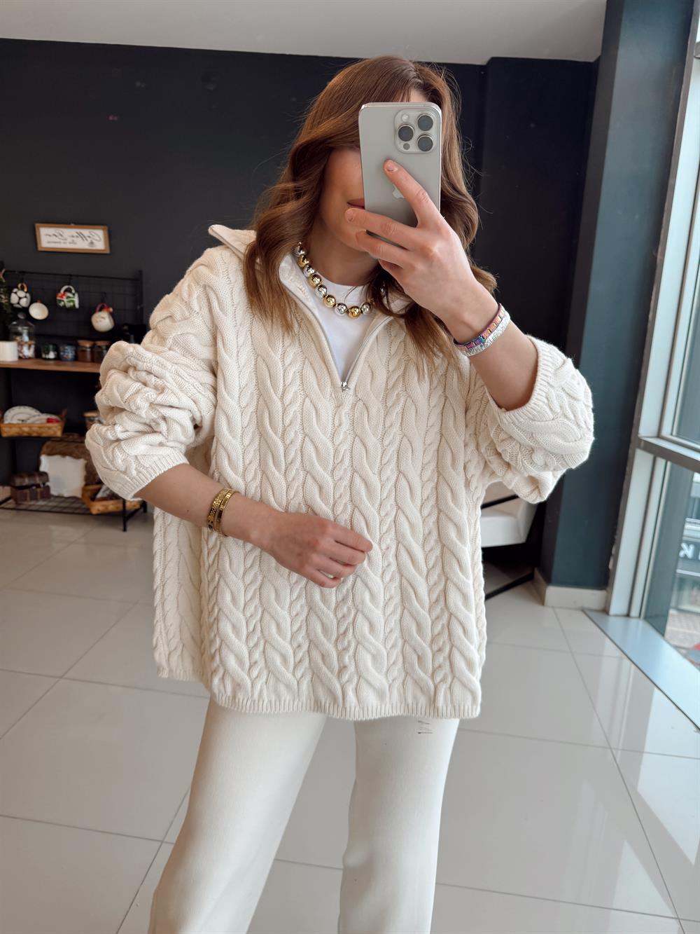 Örgülü Premi̇um Kazak Krem