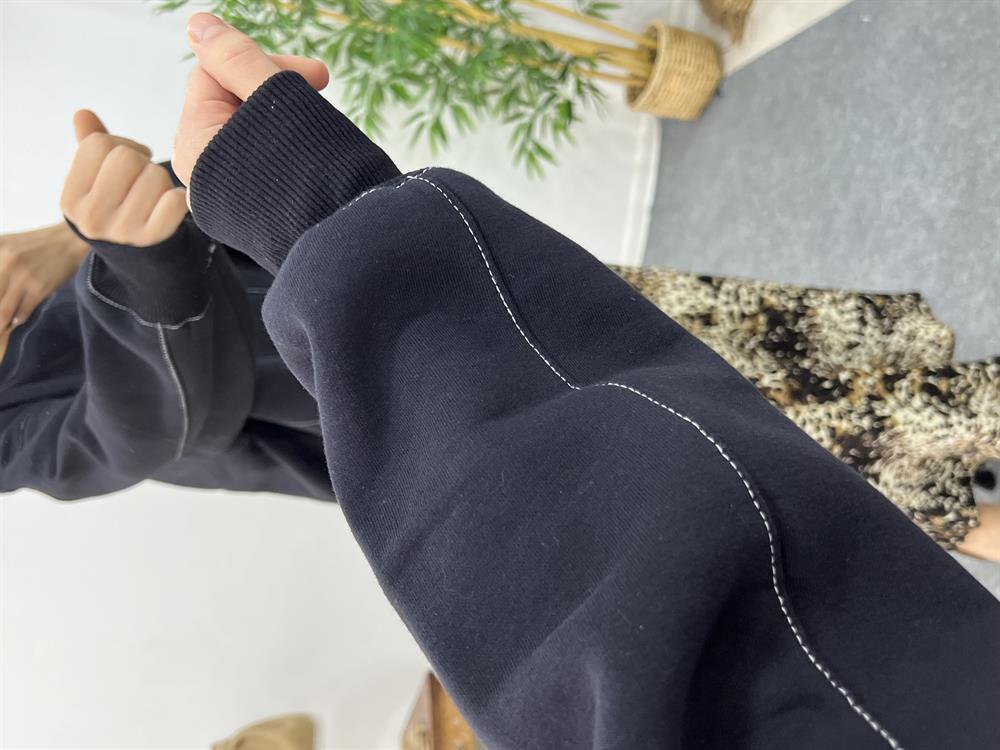 Arkasi İşlemeli̇ Sweat