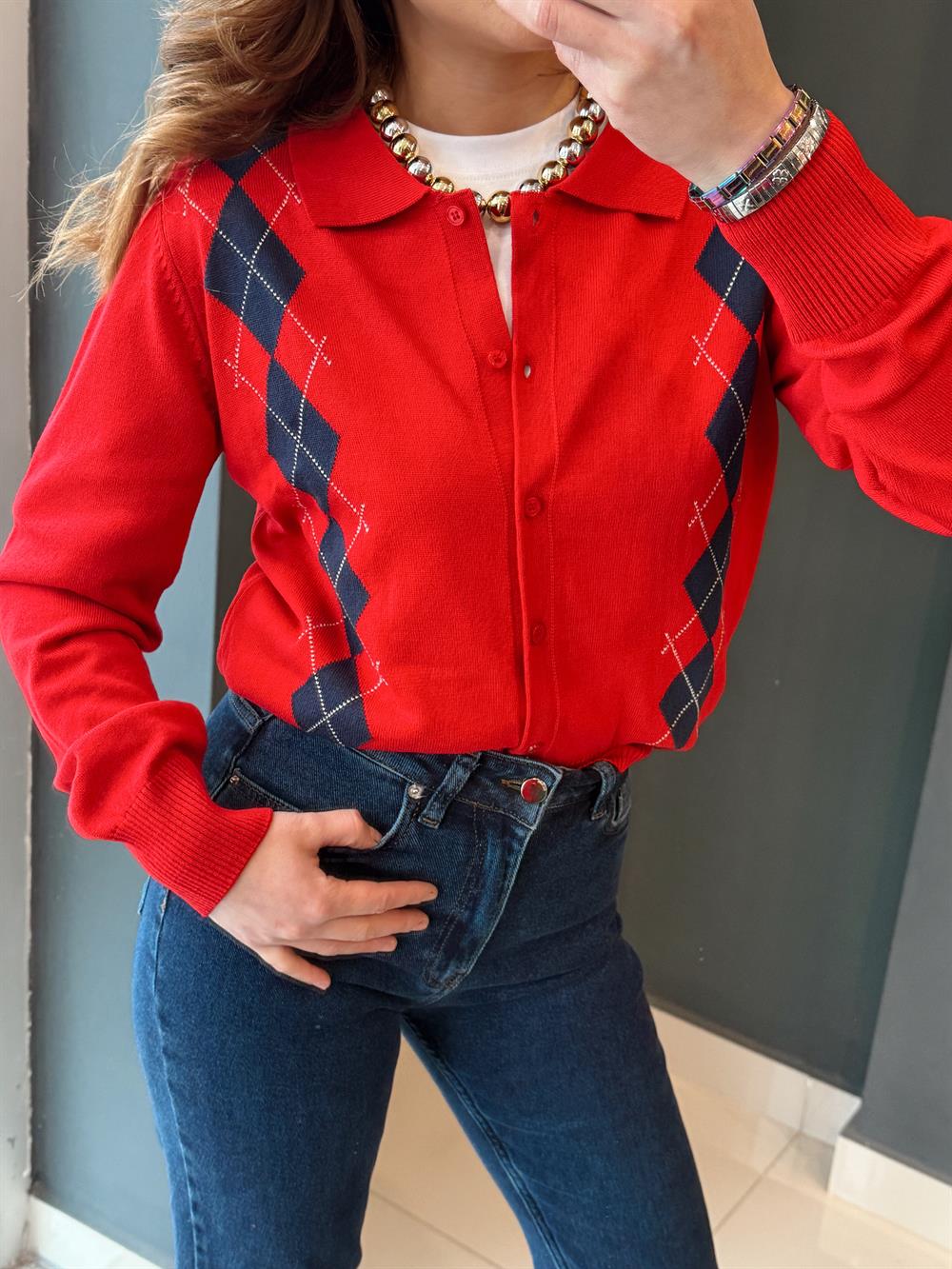 Baklava Desenli̇ Hirka Kirmizi