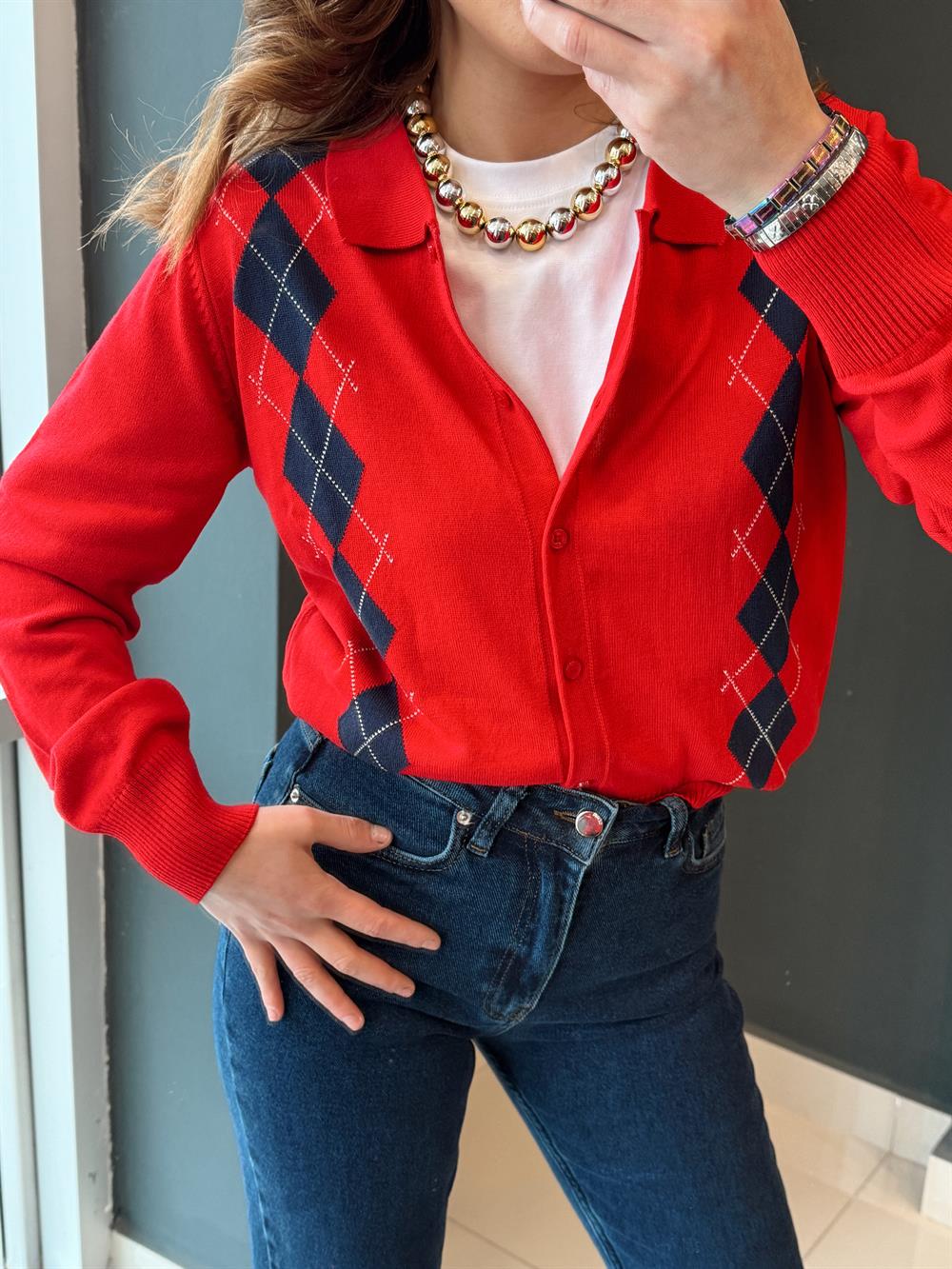 Baklava Desenli̇ Hirka Kirmizi