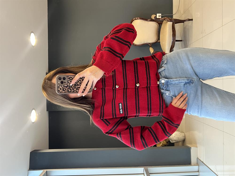 Çi̇zgi̇li̇ Hirka Kirmizi