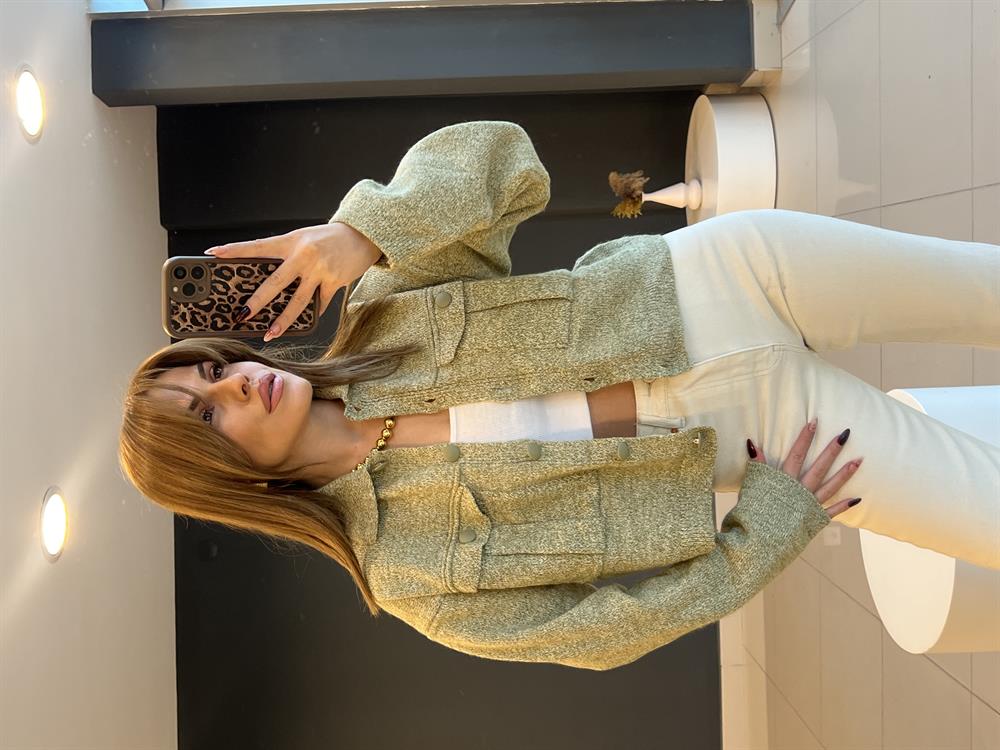 Düğmeli̇ Hirka Yeşi̇l