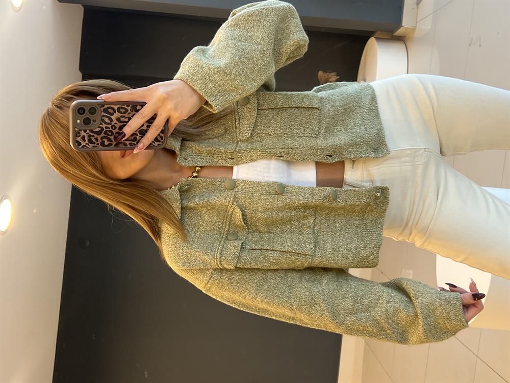 Düğmeli̇ Hirka Yeşi̇l