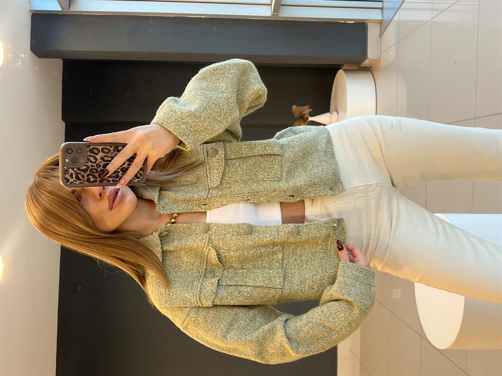 Düğmeli̇ Hirka Yeşi̇l