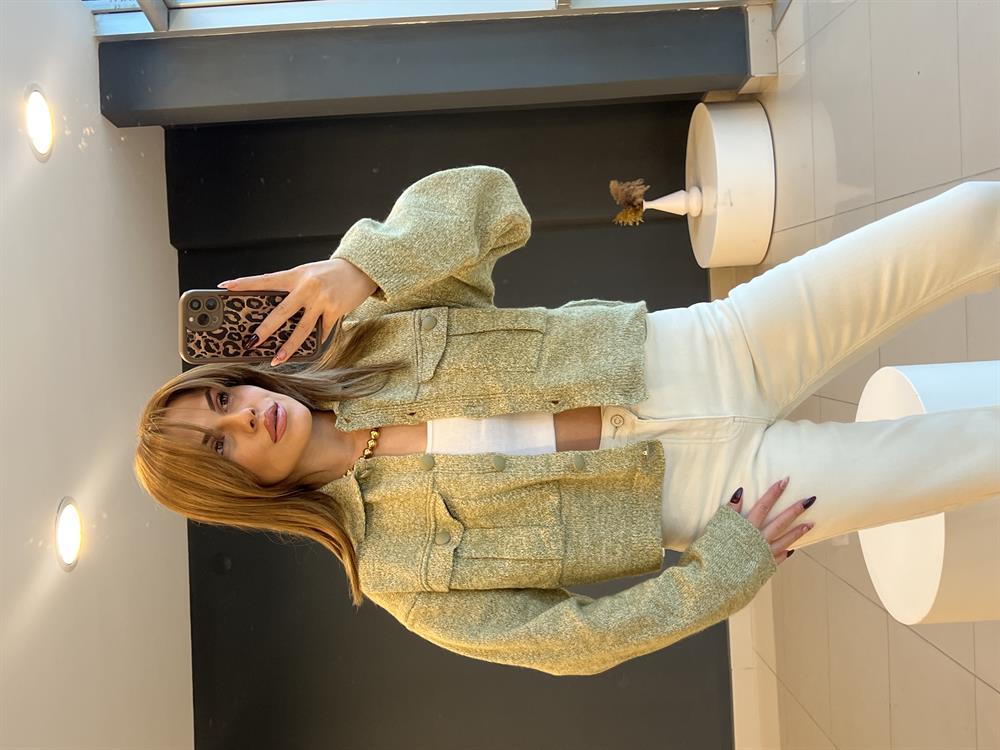 Düğmeli̇ Hirka Yeşi̇l