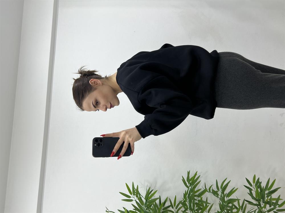 V Yaka Şardonlu Sweat Si̇yah