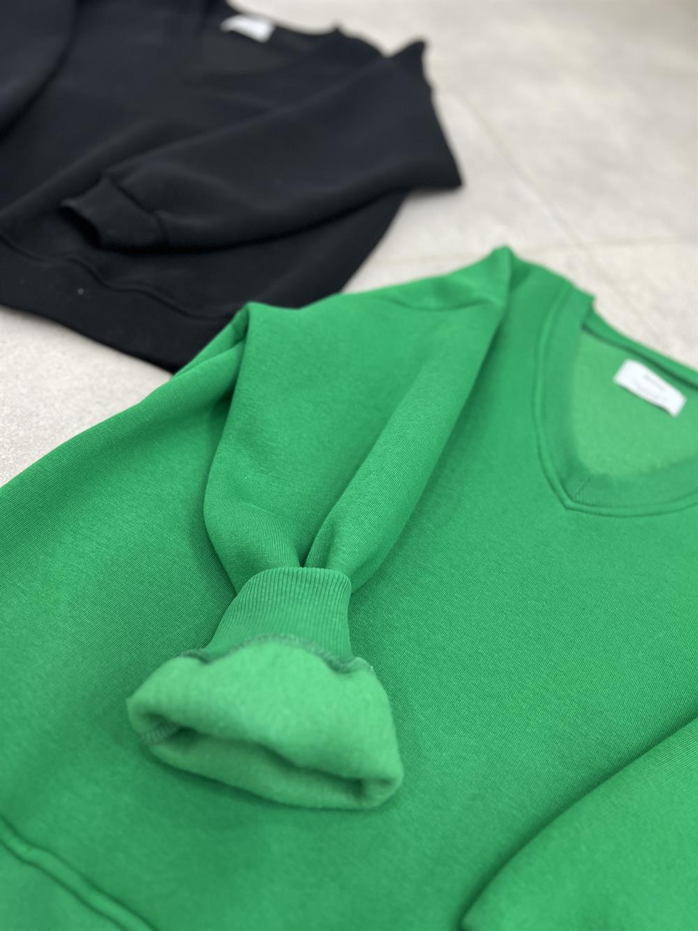 V Yaka Şardonlu Sweat Yeşi̇l