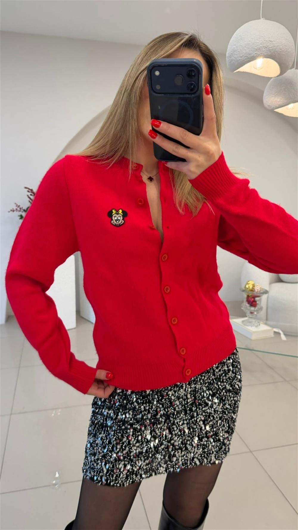 ÖZEL SERİ İŞLEMELİ KIRMIZI HIRKA