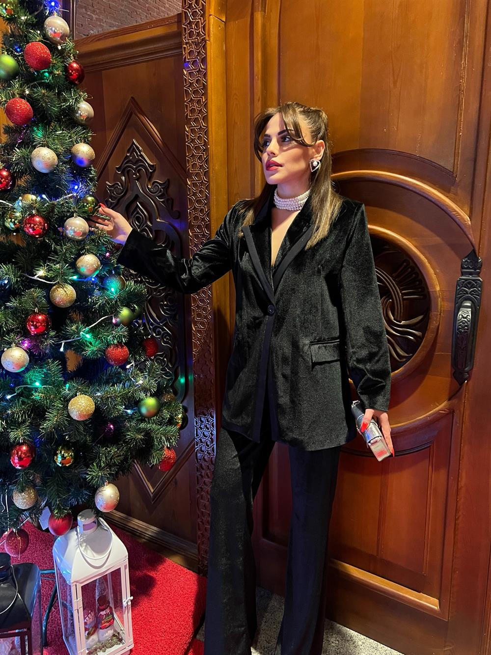 Özel Seri̇ Kadi̇fe Takim Si̇yah