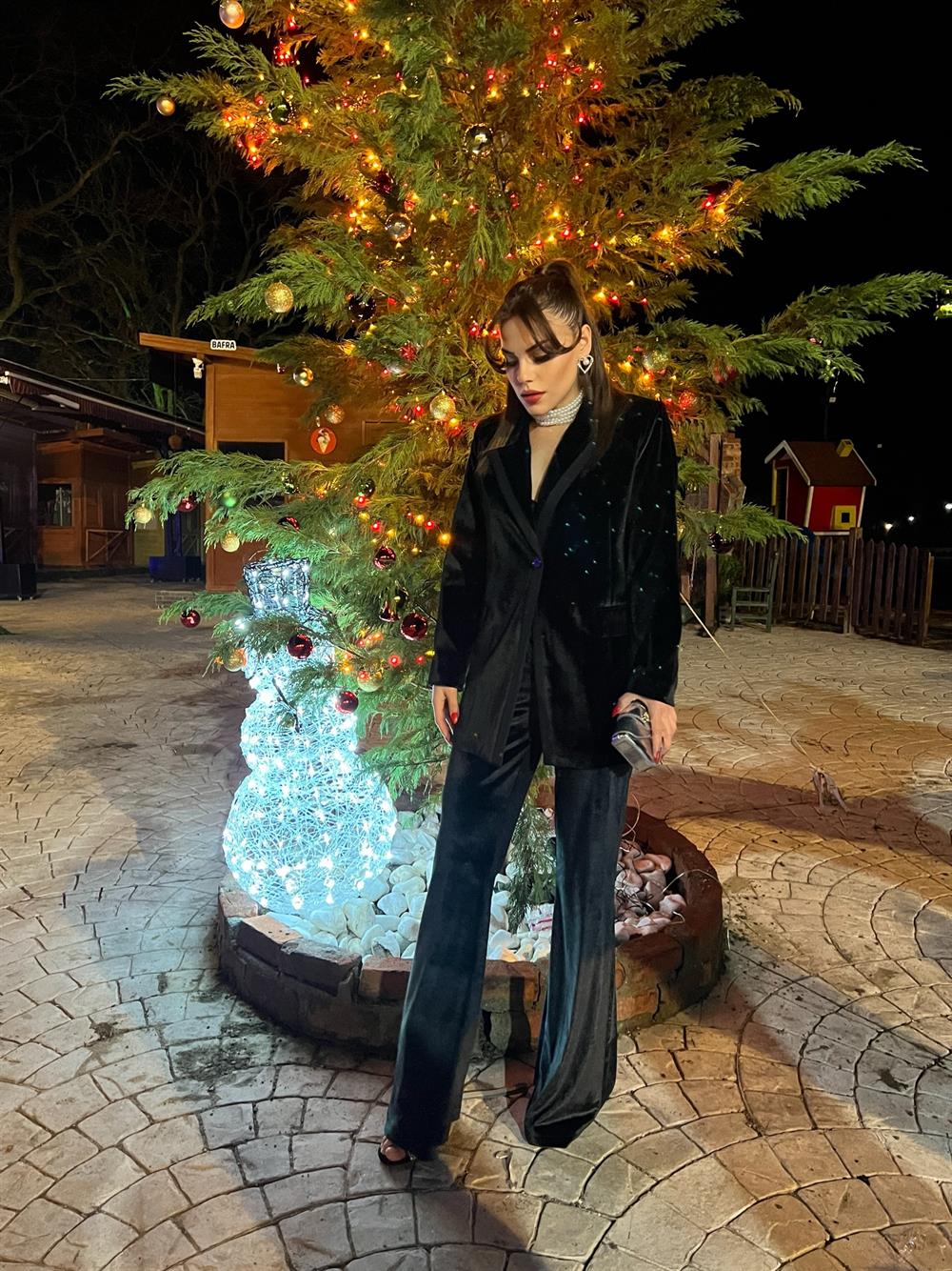 Özel Seri̇ Kadi̇fe Takim Si̇yah