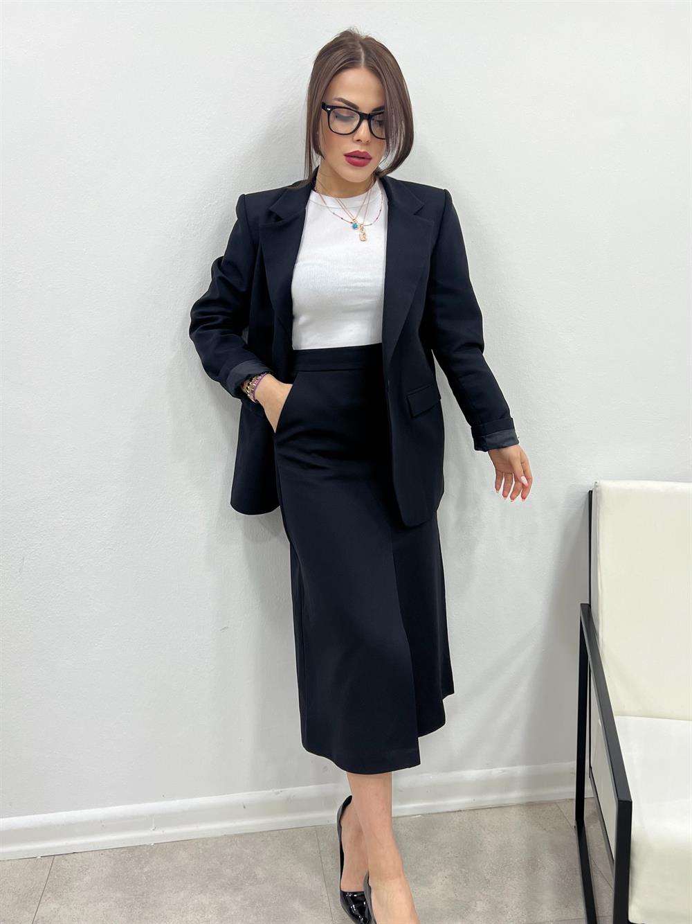 Özeli̇ Seri̇ Etekli̇ İki̇li̇ Takim