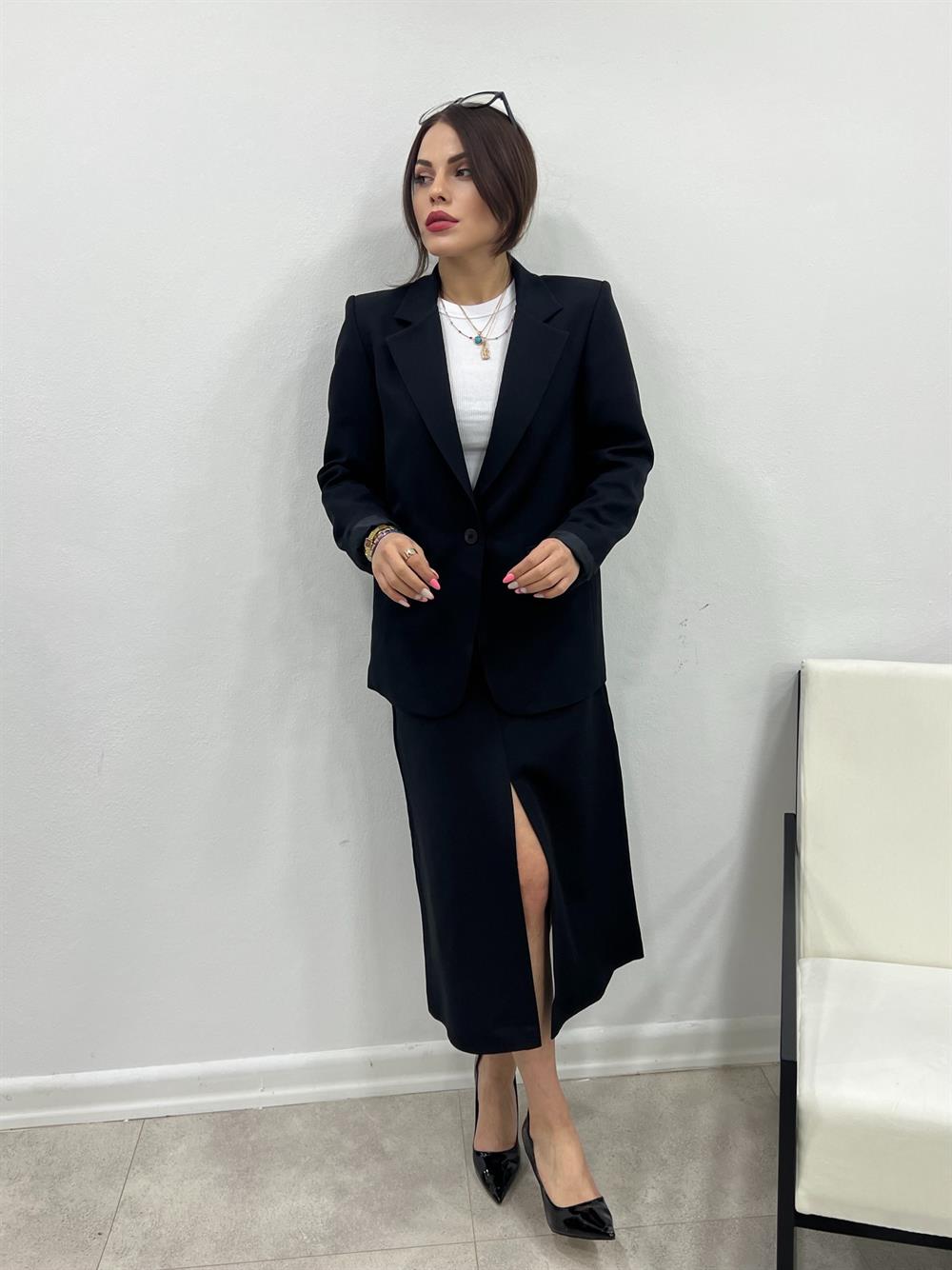 Özeli̇ Seri̇ Etekli̇ İki̇li̇ Takim