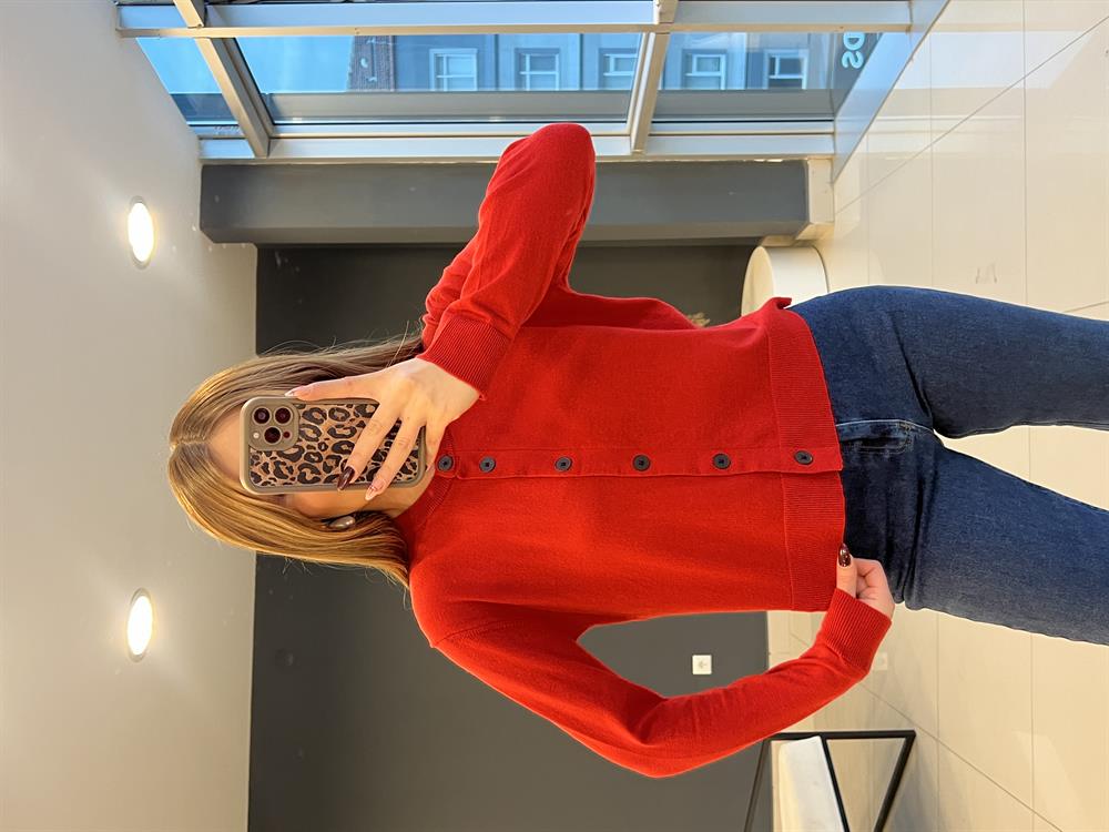 Pamuk Penye Kirmizi Düğmeli̇ Hirka