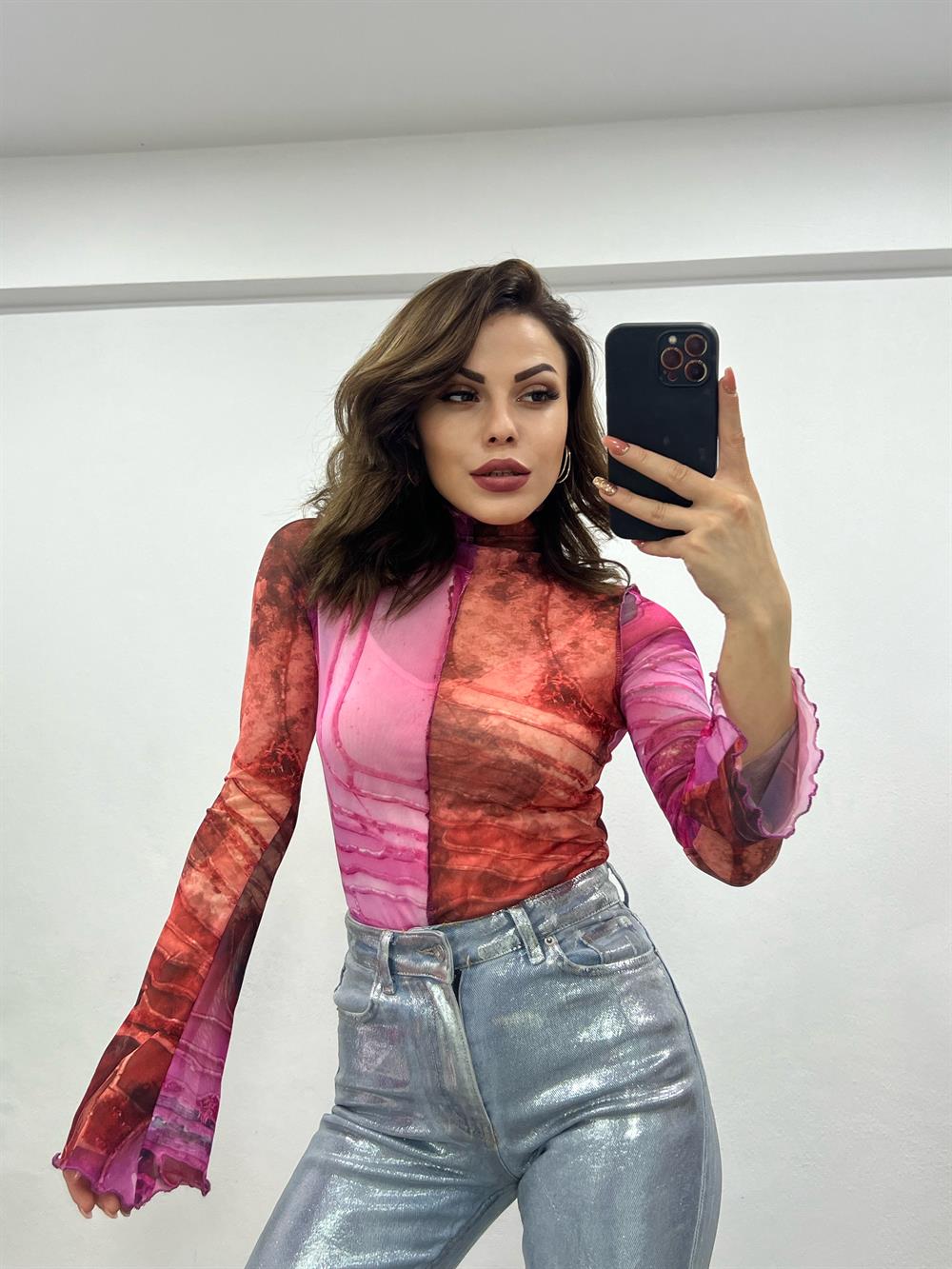 Pembe Desenli̇ Tül Bluz