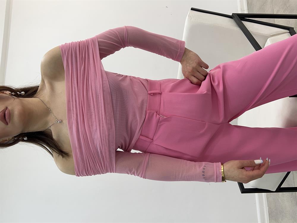Pembe Madonna Drapeli̇ Bluz