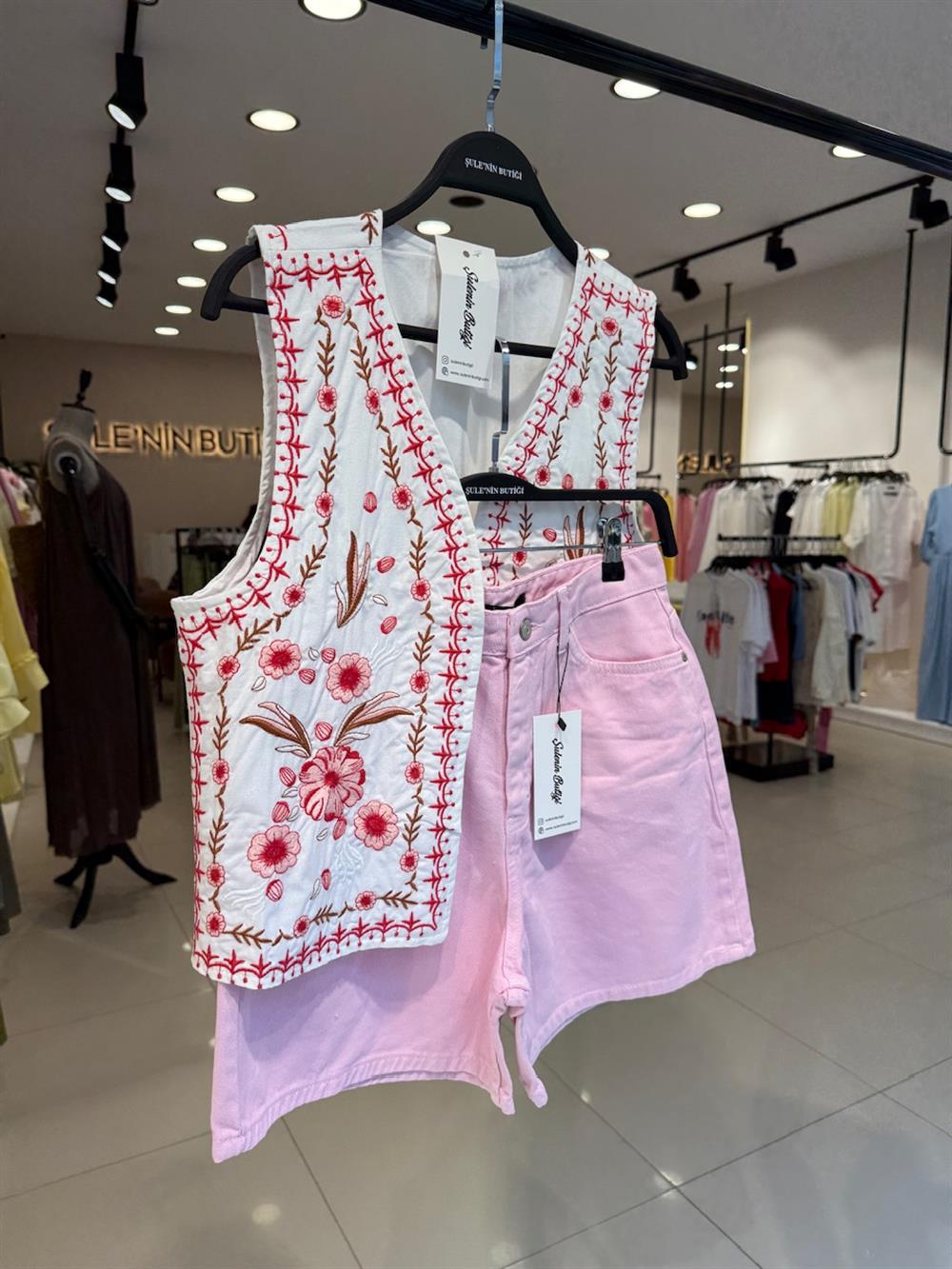 PEMBE NAKIŞ İŞLEMELİ YELEK