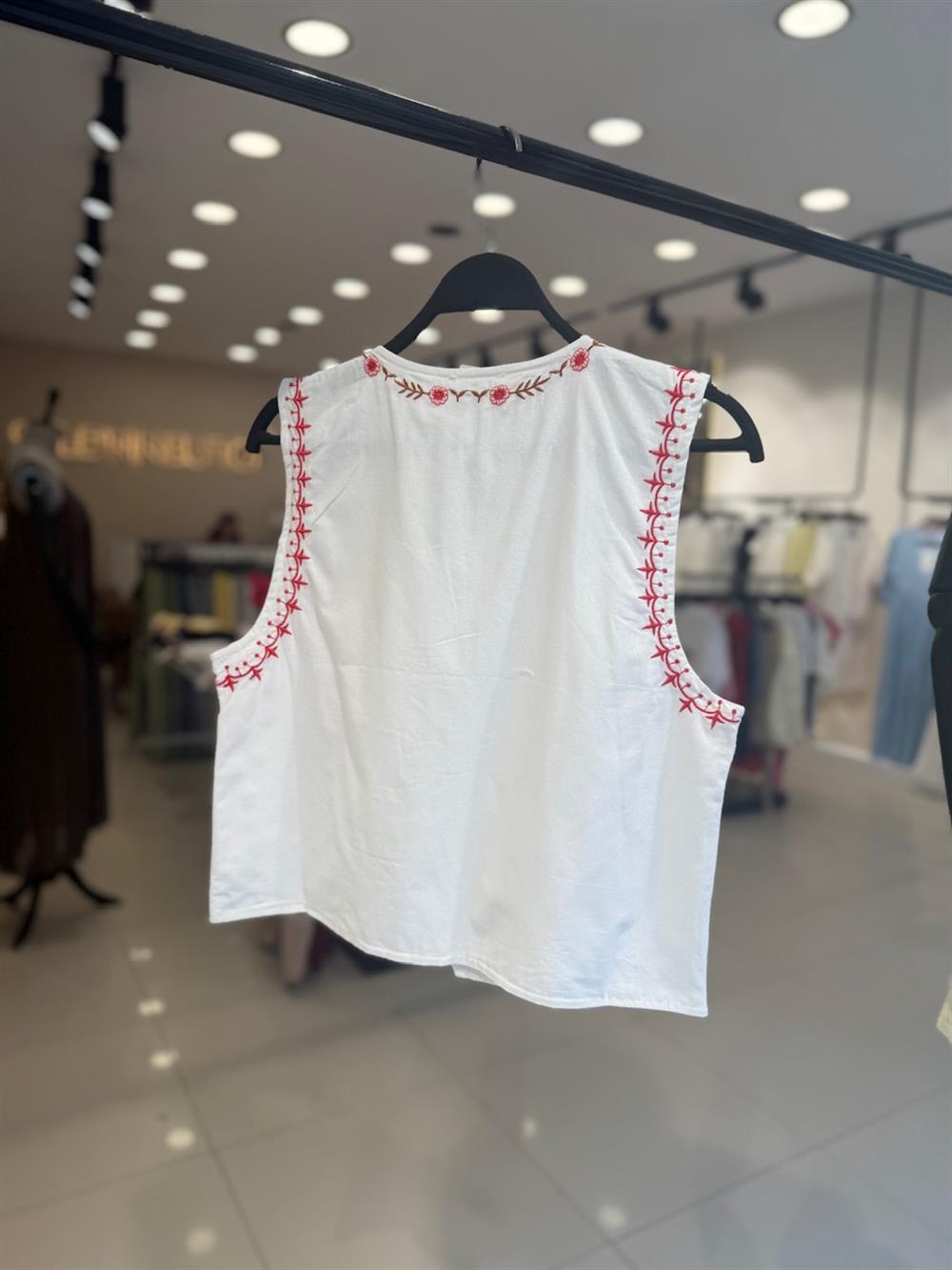 PEMBE NAKIŞ İŞLEMELİ YELEK