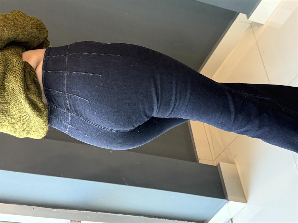 Pensli̇ Yumuşak Li̇krali Boru Paça Jean Koyu Mavi̇  