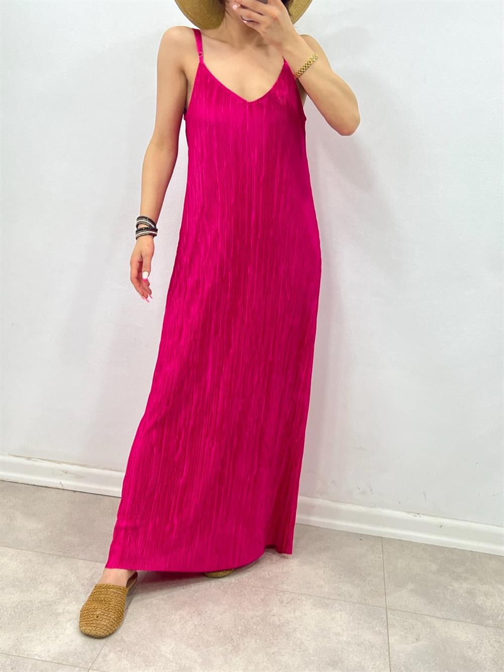 Pi̇li̇seli̇ Elbi̇se Pembe