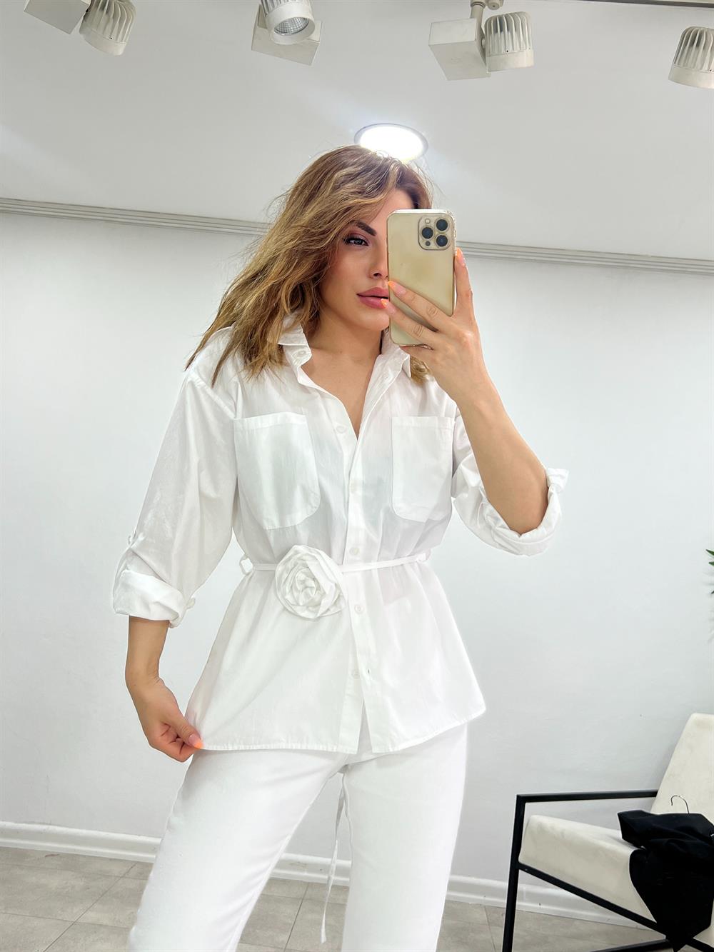 Popli̇n Gül Detayli Beyaz Gömlek