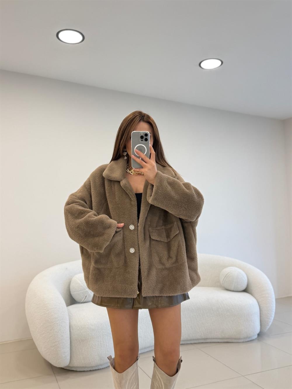 Premi̇um Seri̇ Astarli Kürk Kahve