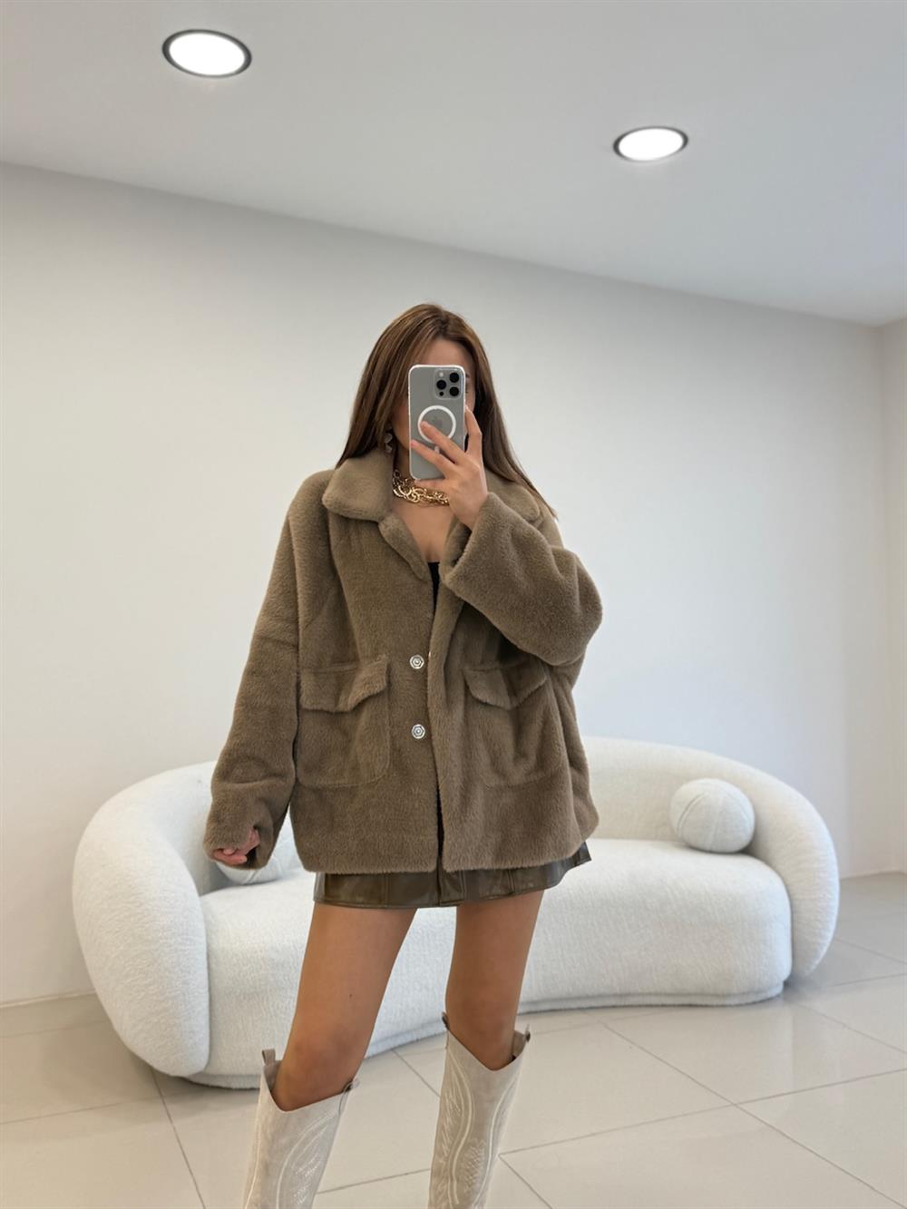 Premi̇um Seri̇ Astarli Kürk Kahve